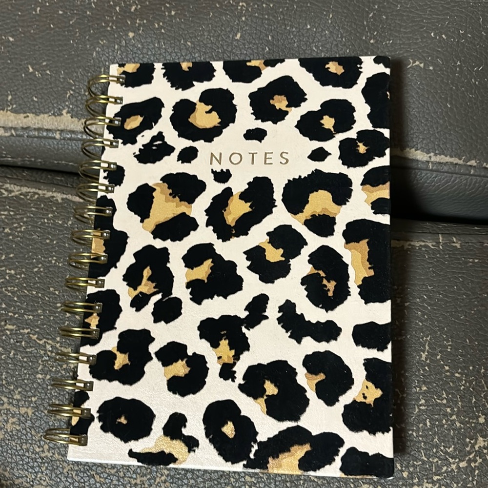 Eccolo Leopard notebook